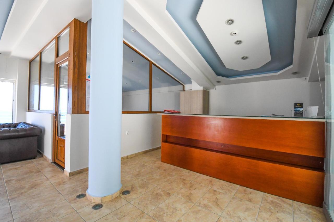 Hotel Nefeli - Living By The Sea 3*