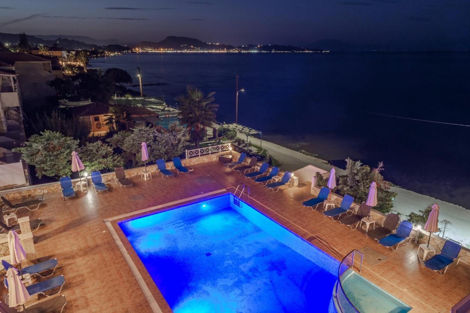 Hotel Nefeli - Living By The Sea 3*