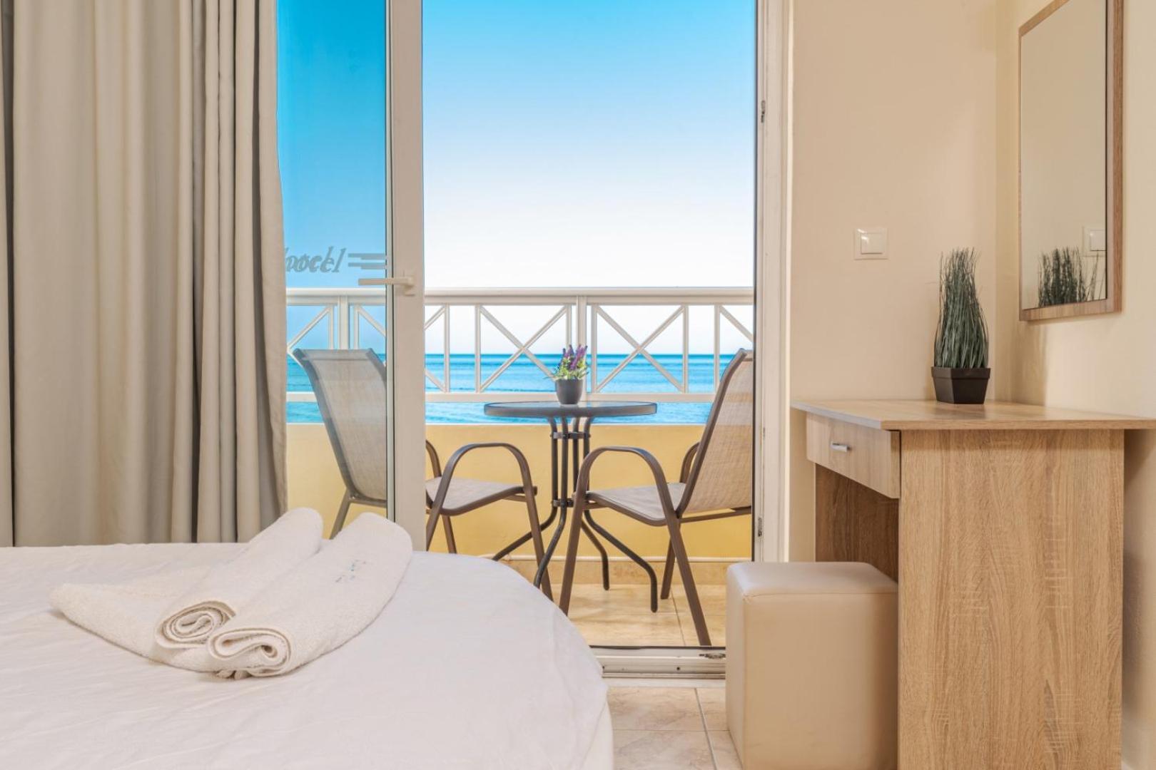Nefeli - Living By The Sea Hotel