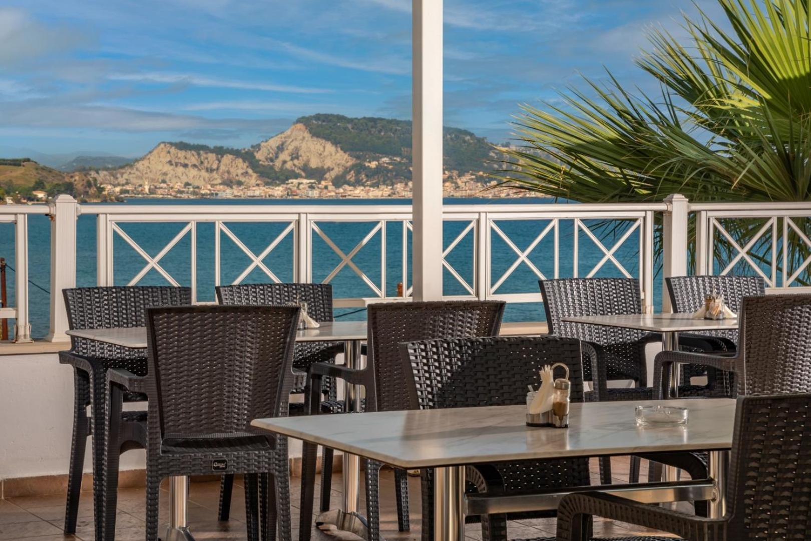 Hotel Nefeli - Living By The Sea