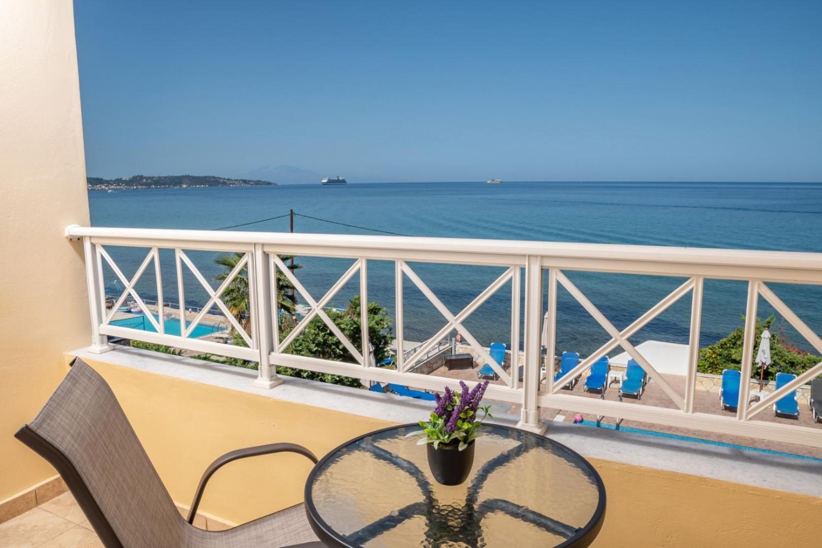 Nefeli - Living By The Sea Hotel