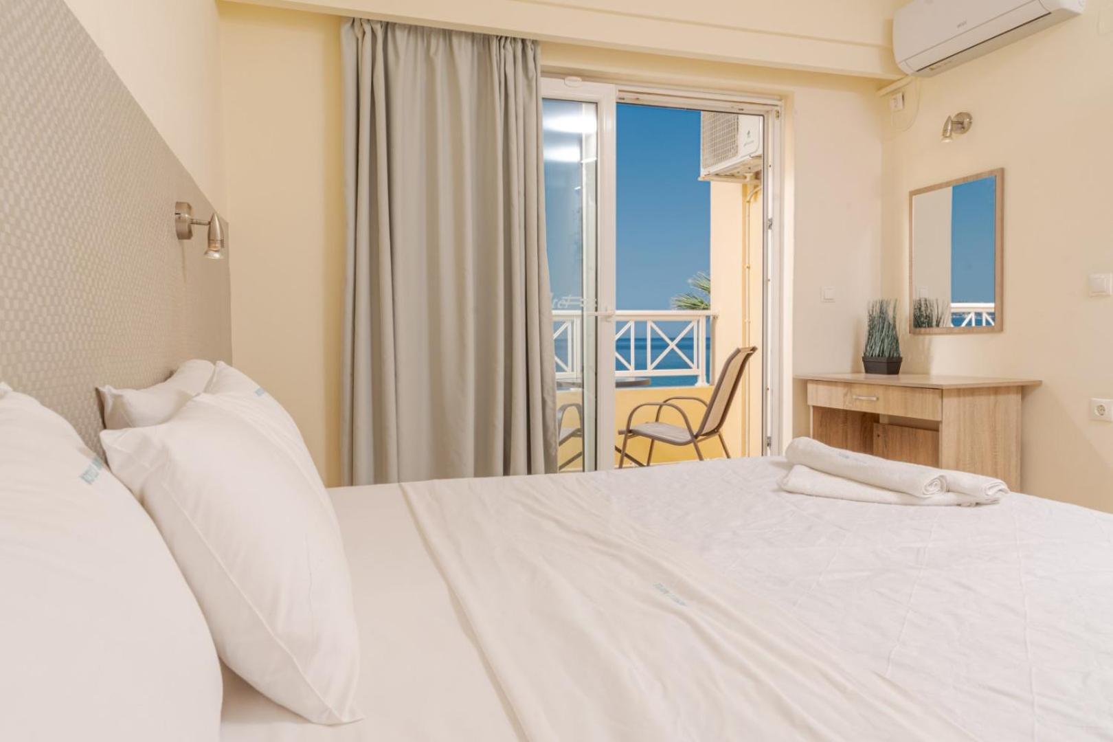 Hotel Nefeli - Living By The Sea 3*