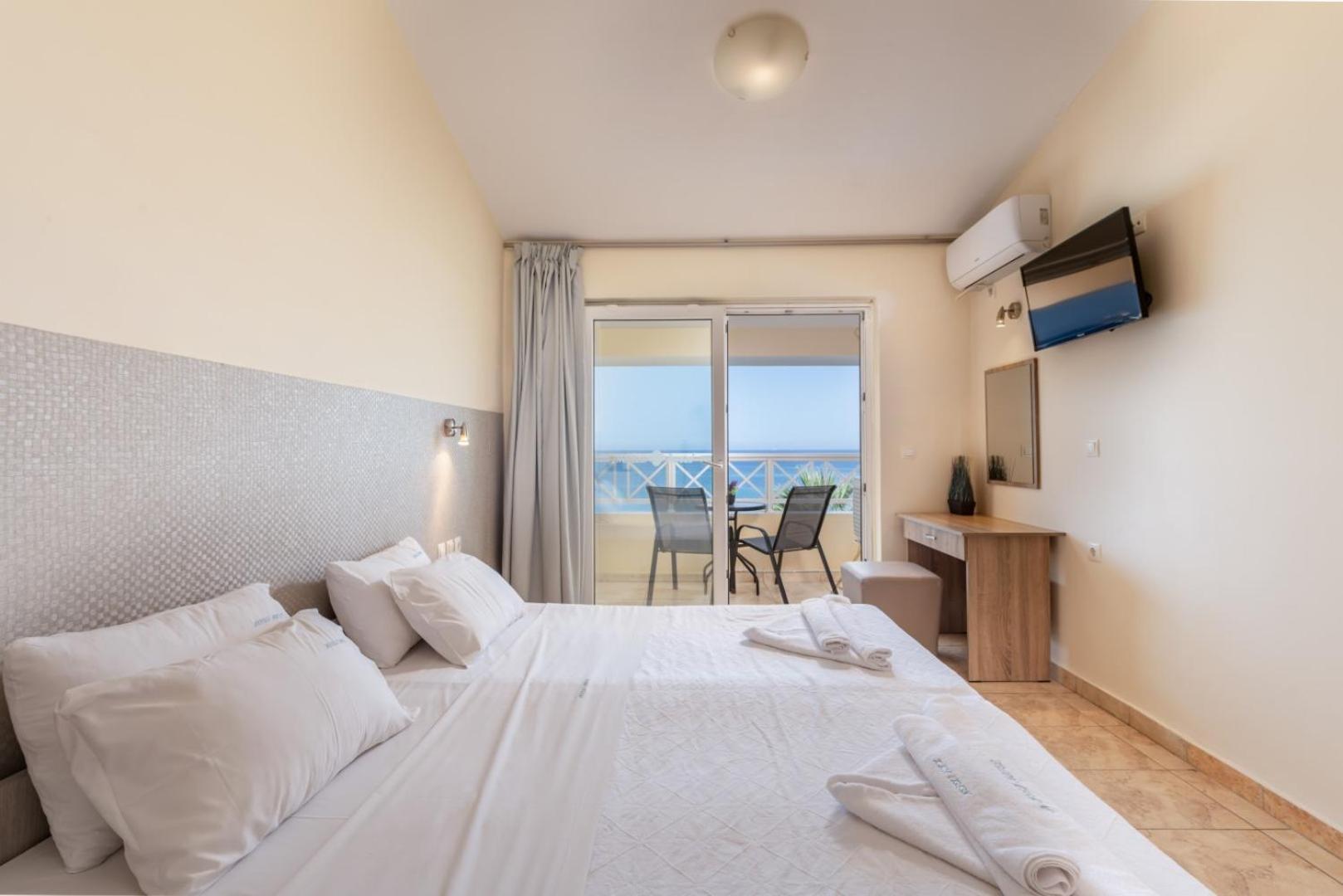 Hotel Nefeli - Living By The Sea 3*