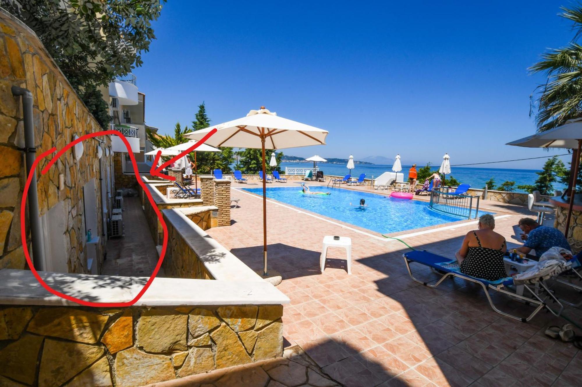 Hotel Nefeli - Living By The Sea 3*